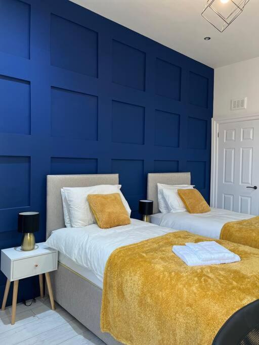 Cheerful 2 Bedroom Homely Apartment, Sleeps 6 Guest Comfy, 3X Double Bed, Parking, Free Wifi, Suitable For Business, Leisure Guest,Glasgow, Glasgow West End, Near City Centre Luaran gambar