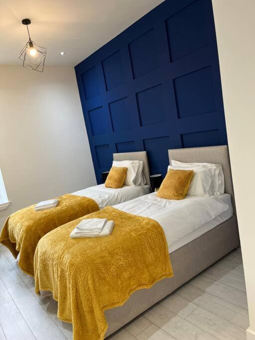 Cheerful 2 Bedroom Homely Apartment, Sleeps 6 Guest Comfy, 3X Double Bed, Parking, Free Wifi, Suitable For Business, Leisure Guest,Glasgow, Glasgow West End, Near City Centre Luaran gambar