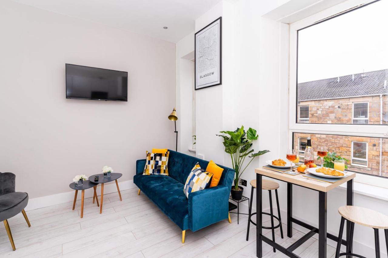 Cheerful 2 Bedroom Homely Apartment, Sleeps 6 Guest Comfy, 3X Double Bed, Parking, Free Wifi, Suitable For Business, Leisure Guest,Glasgow, Glasgow West End, Near City Centre Luaran gambar
