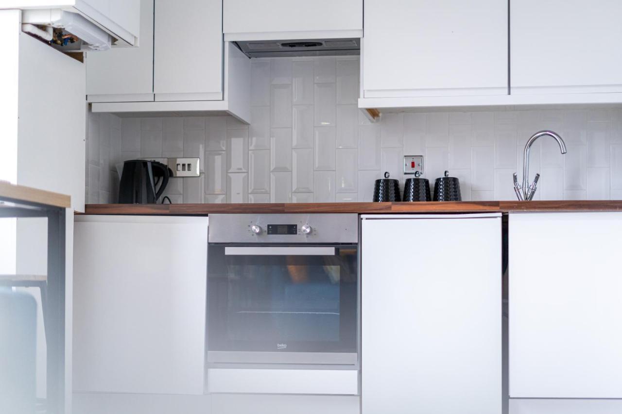 Cheerful 2 Bedroom Homely Apartment, Sleeps 6 Guest Comfy, 3X Double Bed, Parking, Free Wifi, Suitable For Business, Leisure Guest,Glasgow, Glasgow West End, Near City Centre Luaran gambar