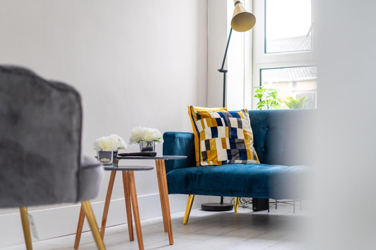 Cheerful 2 Bedroom Homely Apartment, Sleeps 6 Guest Comfy, 3X Double Bed, Parking, Free Wifi, Suitable For Business, Leisure Guest,Glasgow, Glasgow West End, Near City Centre Luaran gambar