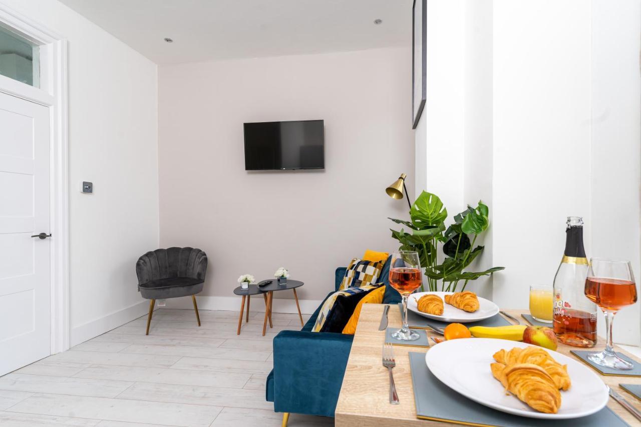 Cheerful 2 Bedroom Homely Apartment, Sleeps 6 Guest Comfy, 3X Double Bed, Parking, Free Wifi, Suitable For Business, Leisure Guest,Glasgow, Glasgow West End, Near City Centre Luaran gambar
