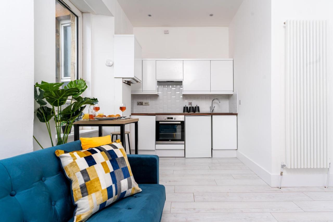 Cheerful 2 Bedroom Homely Apartment, Sleeps 6 Guest Comfy, 3X Double Bed, Parking, Free Wifi, Suitable For Business, Leisure Guest,Glasgow, Glasgow West End, Near City Centre Luaran gambar