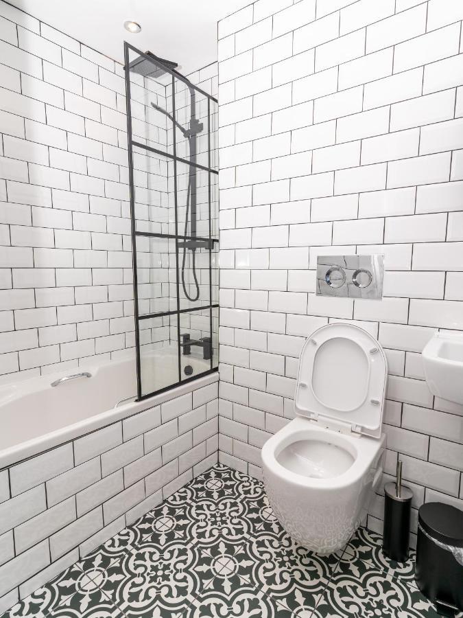 Cheerful 2 Bedroom Homely Apartment, Sleeps 6 Guest Comfy, 3X Double Bed, Parking, Free Wifi, Suitable For Business, Leisure Guest,Glasgow, Glasgow West End, Near City Centre Luaran gambar