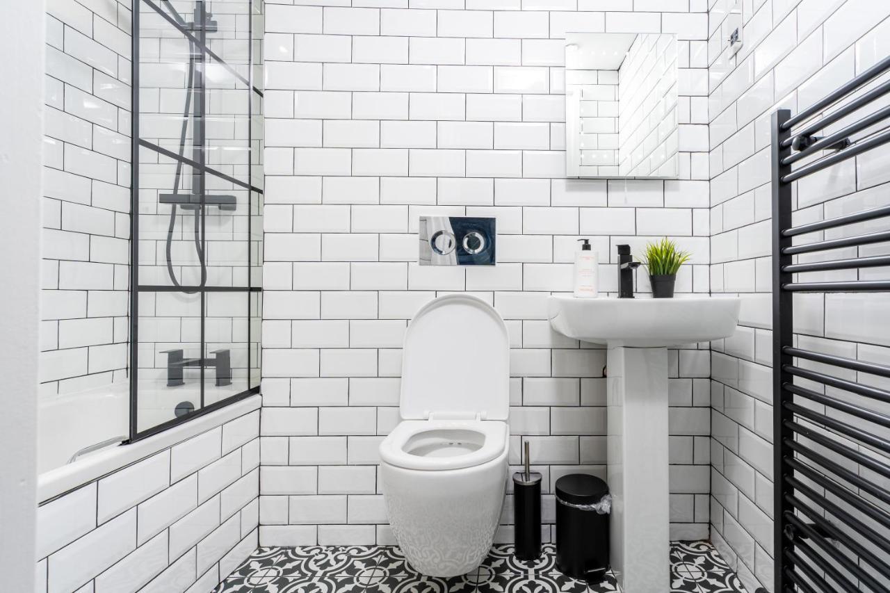 Cheerful 2 Bedroom Homely Apartment, Sleeps 6 Guest Comfy, 3X Double Bed, Parking, Free Wifi, Suitable For Business, Leisure Guest,Glasgow, Glasgow West End, Near City Centre Luaran gambar
